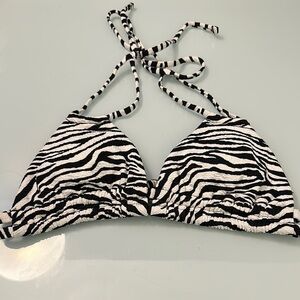NWOT Time and Tru Bikini Top